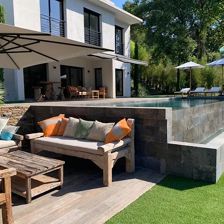 Californian 4 Bedrooms 尼斯